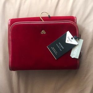hanging/ travel toiletry case. BRAND NEW WITH TAGS